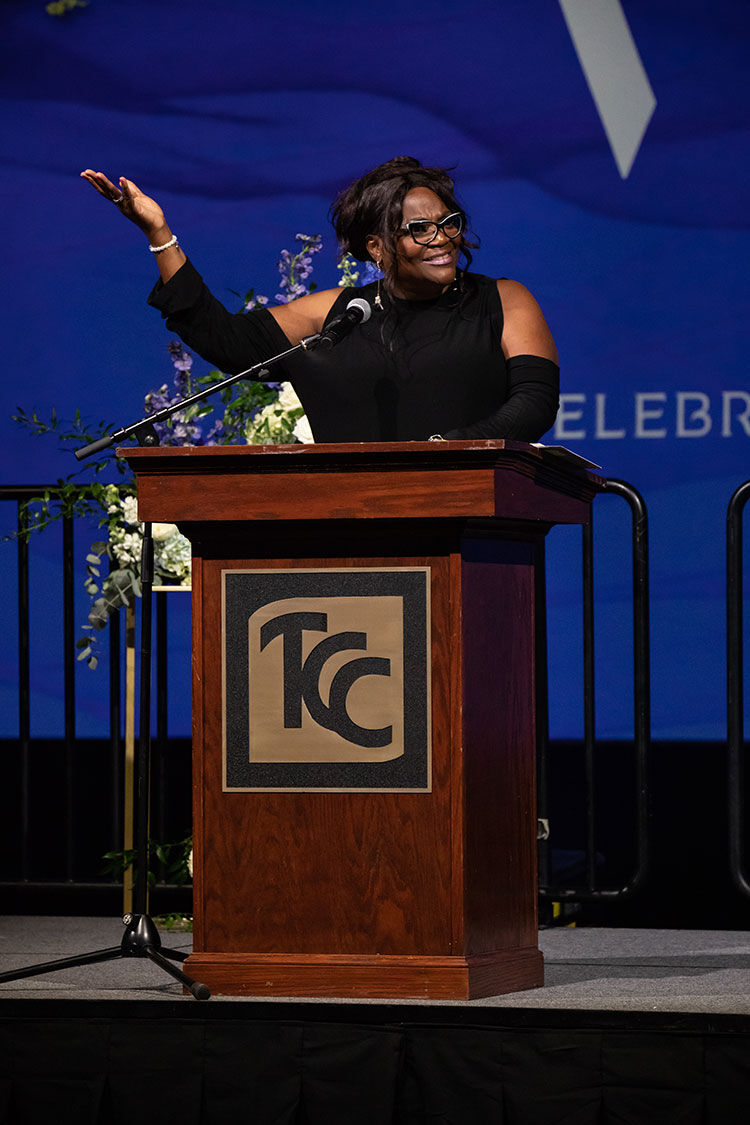 TP_1221_VisionDinner_468.jpg